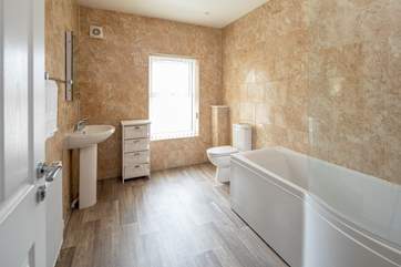 Family bathroom on the second floor.