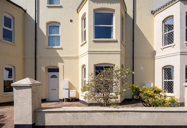 Magnolia is a proud terraced townhouse situated moments from the beach.