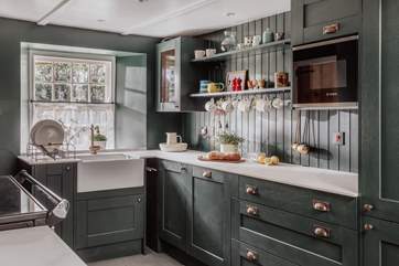 The kitchen is very well-equipped.