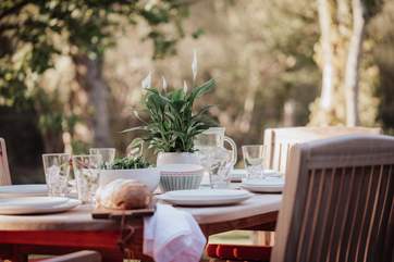Hidden away from the bustle of the sand and sea, this gorgeous country inspired home has been lovingly created for luxury holidays whatever the seasons.