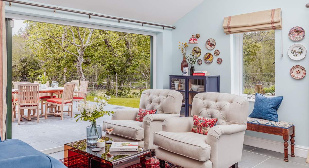 We adore the elegant dining-room, perfect for family feasting, adorned with vintage seating for those oh so delicious after supper drinks and chats. 