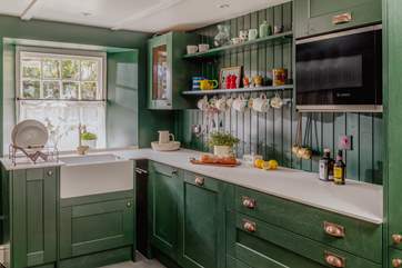 The kitchen is very well-equipped.