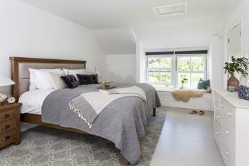 End the day snuggling down in this super-king sized bed.
