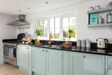 The kitchen is very well equipped.