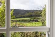 See the neighbours from an upstairs window.
