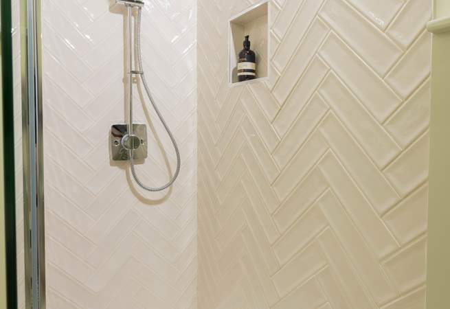 ..along with a separate shower.