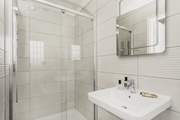 The rather fabulous en suite shower-room.