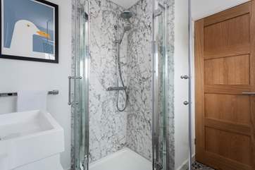 There's a fabulous shower-room also located on this floor. Nothing beats a long, lavish shower after a day out walking the cliffs – pure bliss!