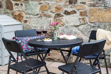 Outside, the patio-area provides the ideal spot to enjoy a morning coffee or perhaps an al fresco meal?