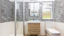 The en suite shower-room.