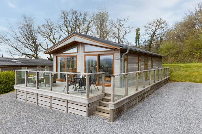 Sonoma Lodge is a 2 bedroom, dog friendly holiday cottage near Modbury, South Devon.