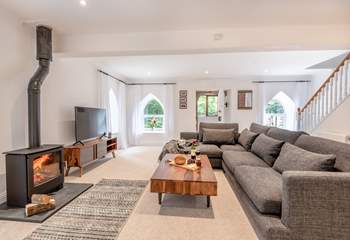 Welcome Western Torrs Cottage! Super stylish and oozing comfort, you are assured a relaxing holiday here.
