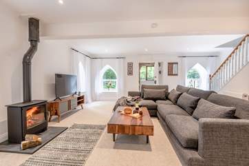 Welcome Western Torrs Cottage! Super stylish and oozing comfort, you are assured a relaxing holiday here.