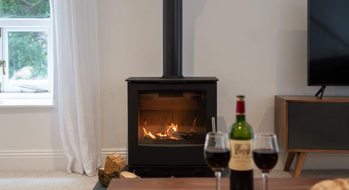 The fabulous wood-burner makes a stay here perfect through the changing seasons.