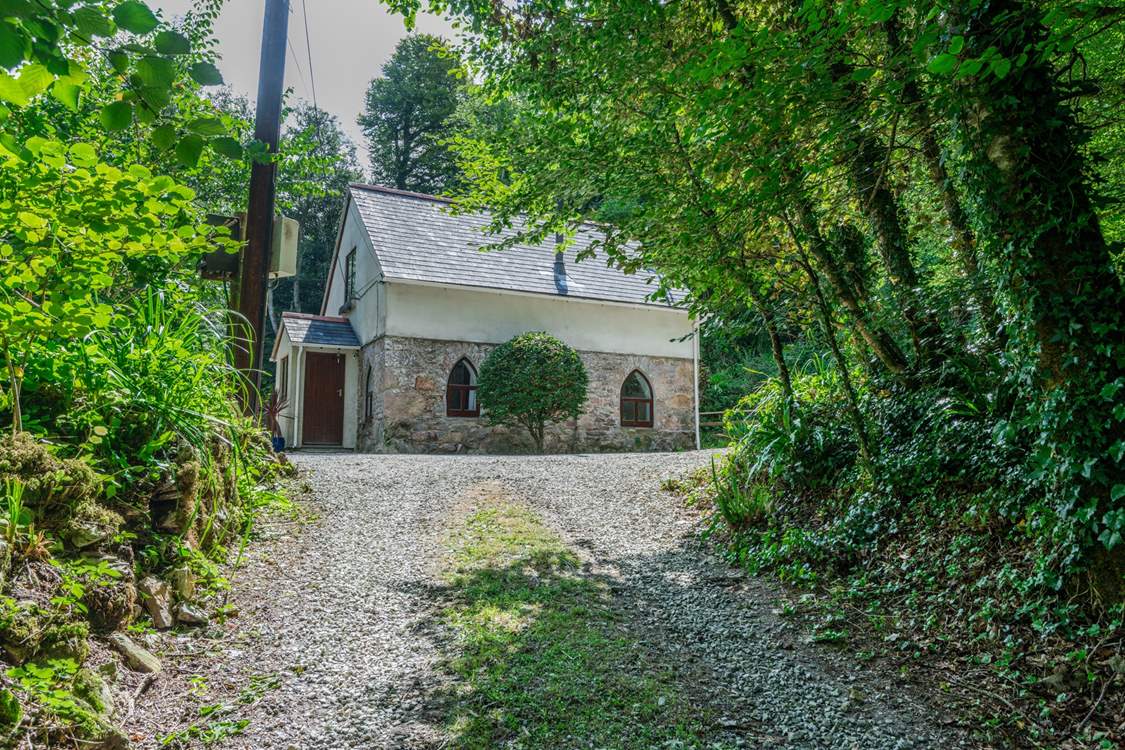 Sitting in a secluded woodland, you are assured peace and tranquility here.