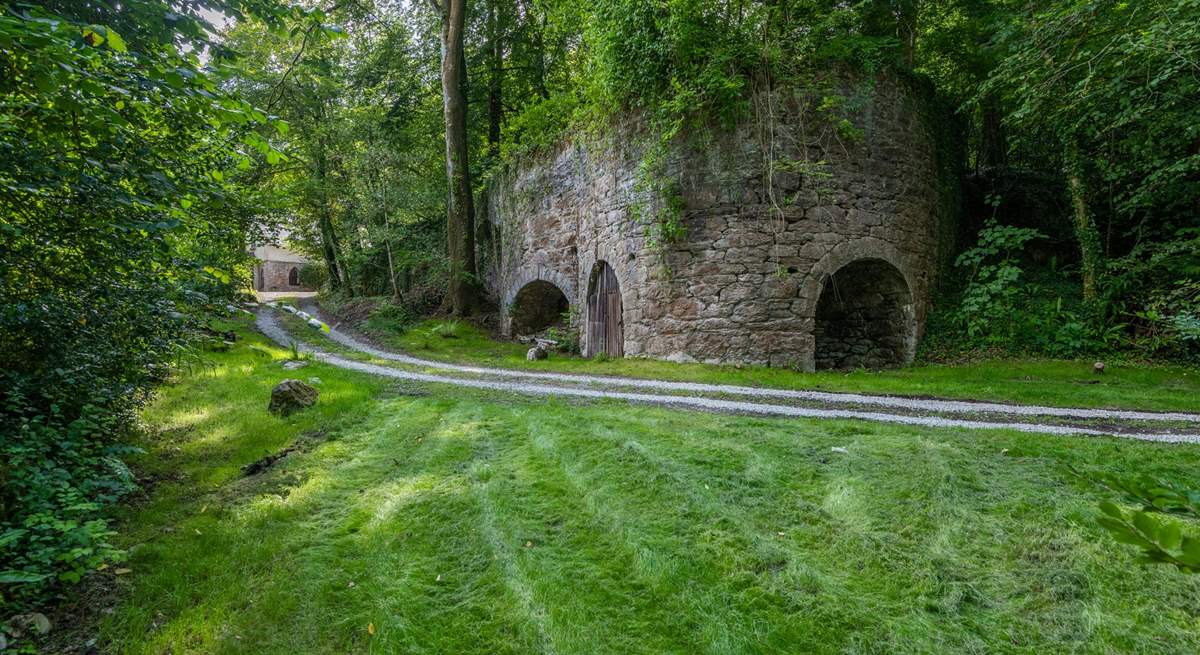 The drive to Western Torrs Cottage.