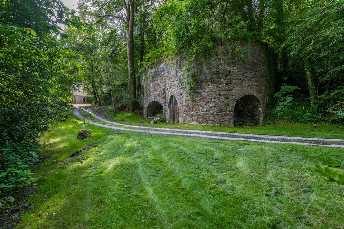 The drive to Western Torrs Cottage.