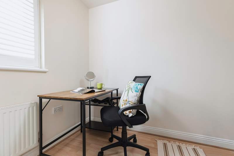 The third bedroom can be used as an office or dressing-room.