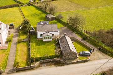 Welcome to Beudy Gwyn (The White Cowshed) .... just look at the huge lawned garden.