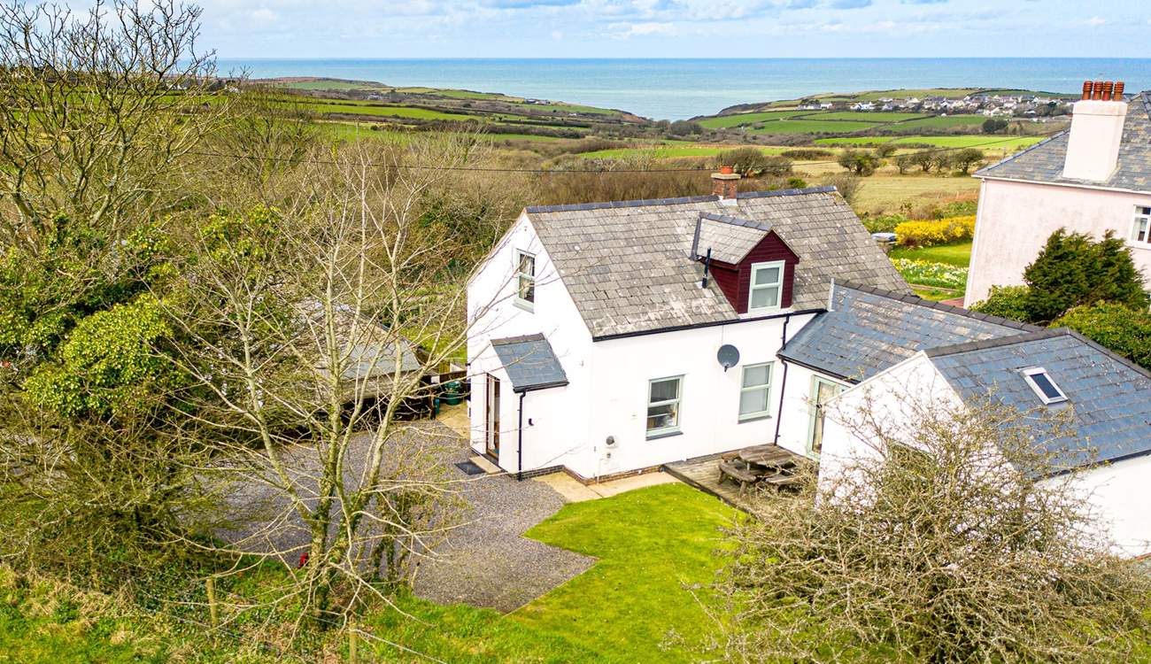 Sitting in a stunning location on the St. David's Peninsula, a warm welcome awaits in Beudy Gwyn. (The White Cowshed).