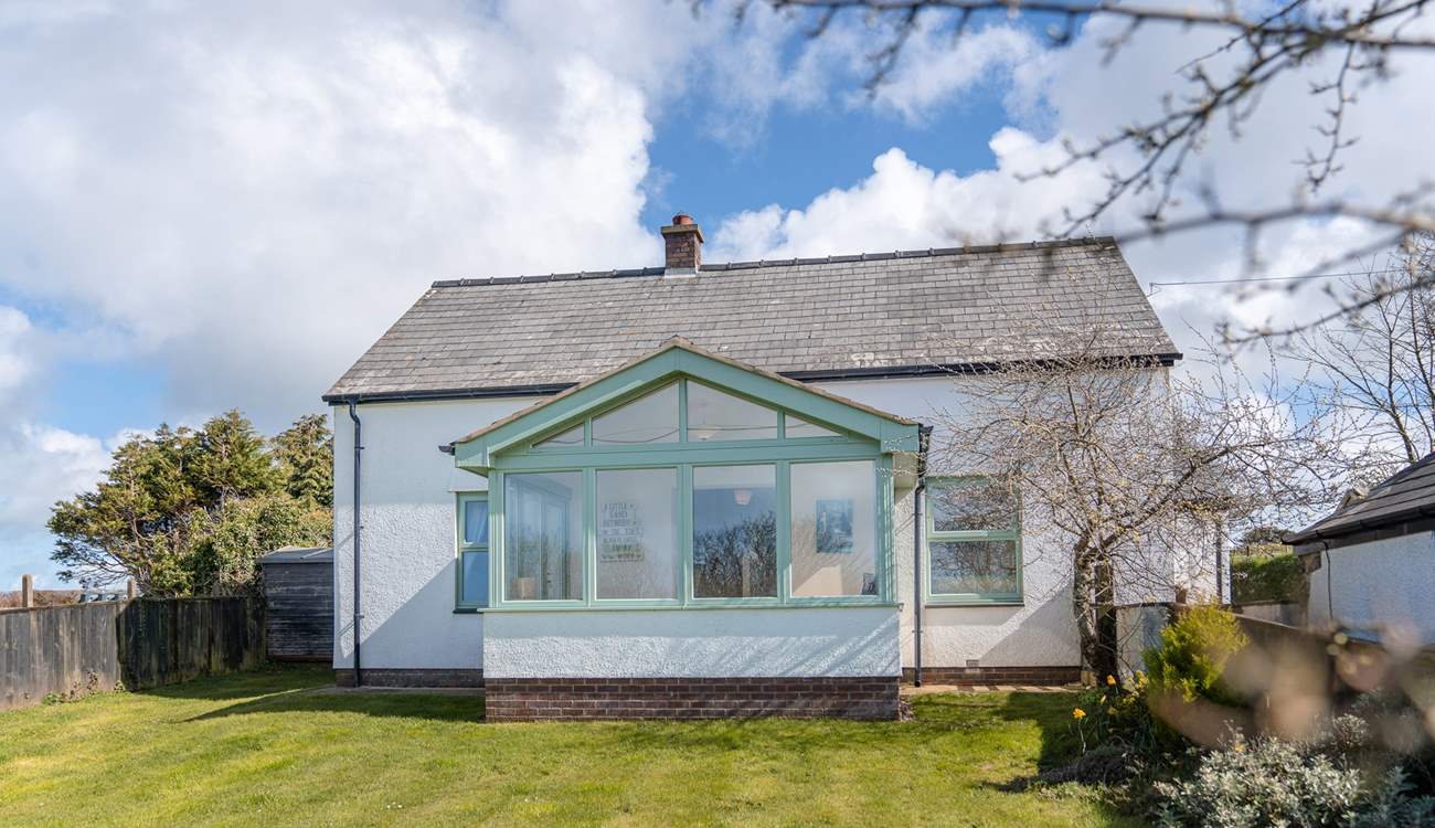 Spend time in the enclosed front garden or in the large enclosed lawned garden to the rear.