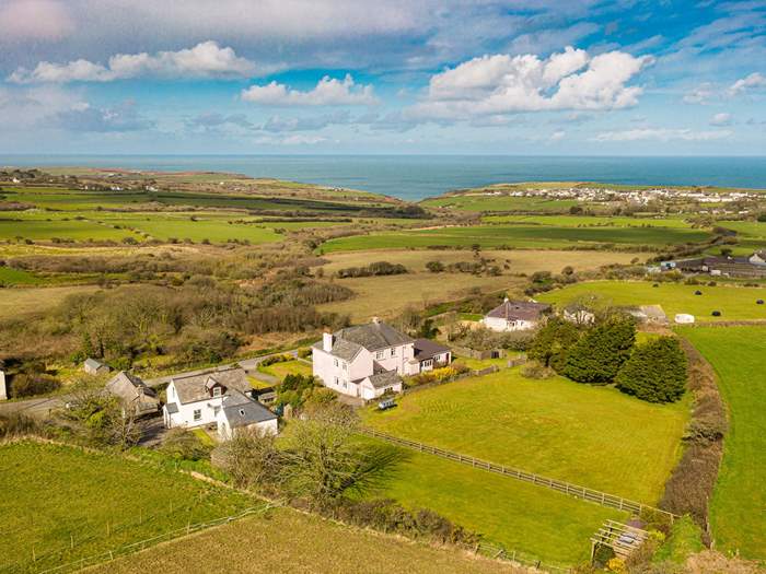 Beudy Gwyn (The White Cowshed), Sleeps 6 in St Davids