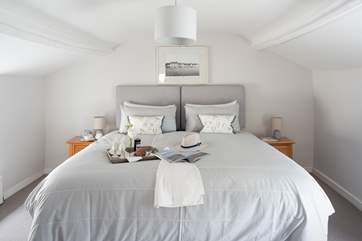 The 'zip and link' bedroom on the first floor, the perfect place to recharge.