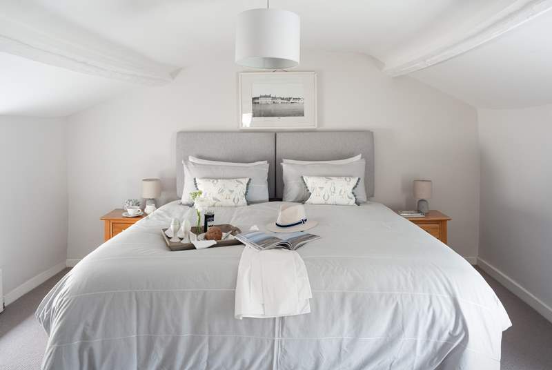 The 'zip and link' bedroom on the first floor, the perfect place to recharge.