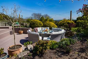 pend time with family and friends on the garden deck.