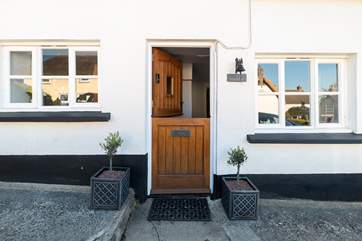 The stable-door allows the outside in!