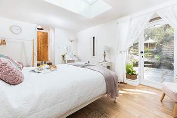 Wake up, open the door and enjoy the birds in song!