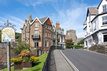 The pretty village of Lynton is connect to Lynmouth by a cable car.