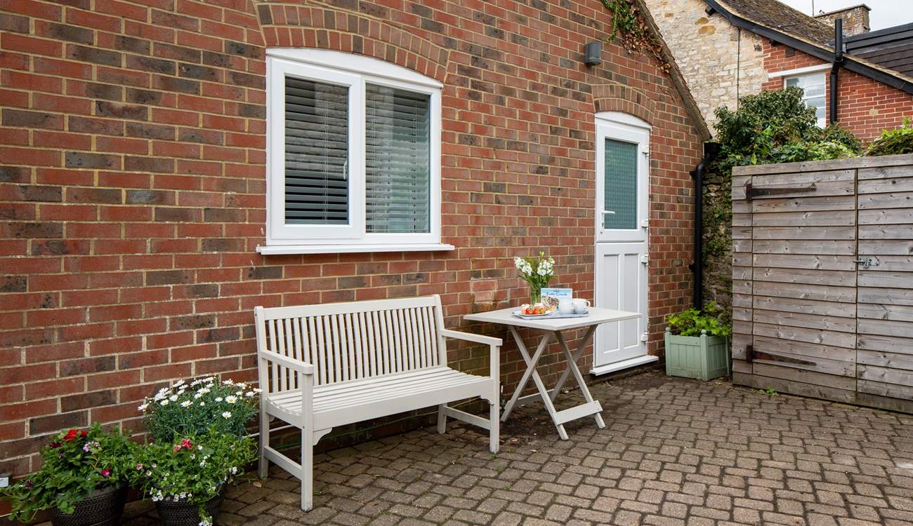 A sweet spot for a morning coffee (there are chairs available for five).