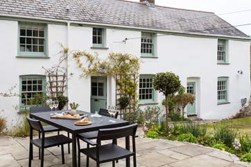Dale Cottage is a perfect family holiday home, but also works exceedingly well for couples seeking a romantic hideaway.
