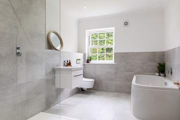 The spacious family bathroom on the first floor.