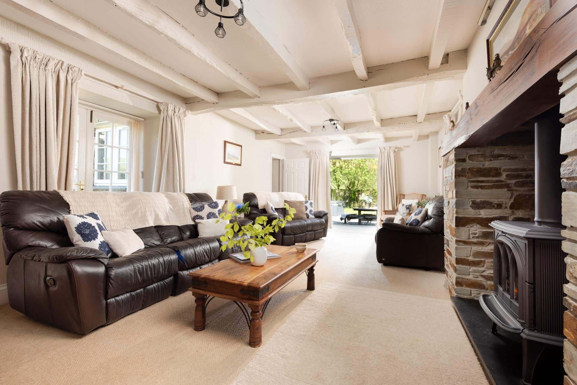 The siting room has plenty of room for you all to spread out and relax. 