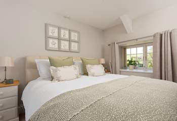 Dual aspect - it shows countryside views on either side.