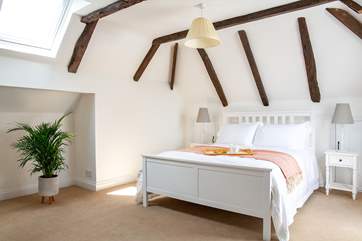 The main bedroom has a fabulous king-size bed and luxury linens for that perfect night's sleep.