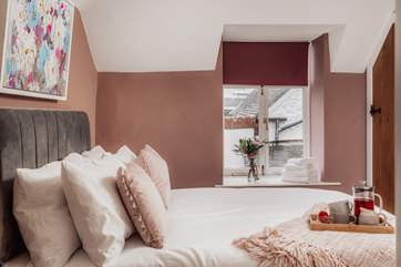 The gorgeous main bedroom.