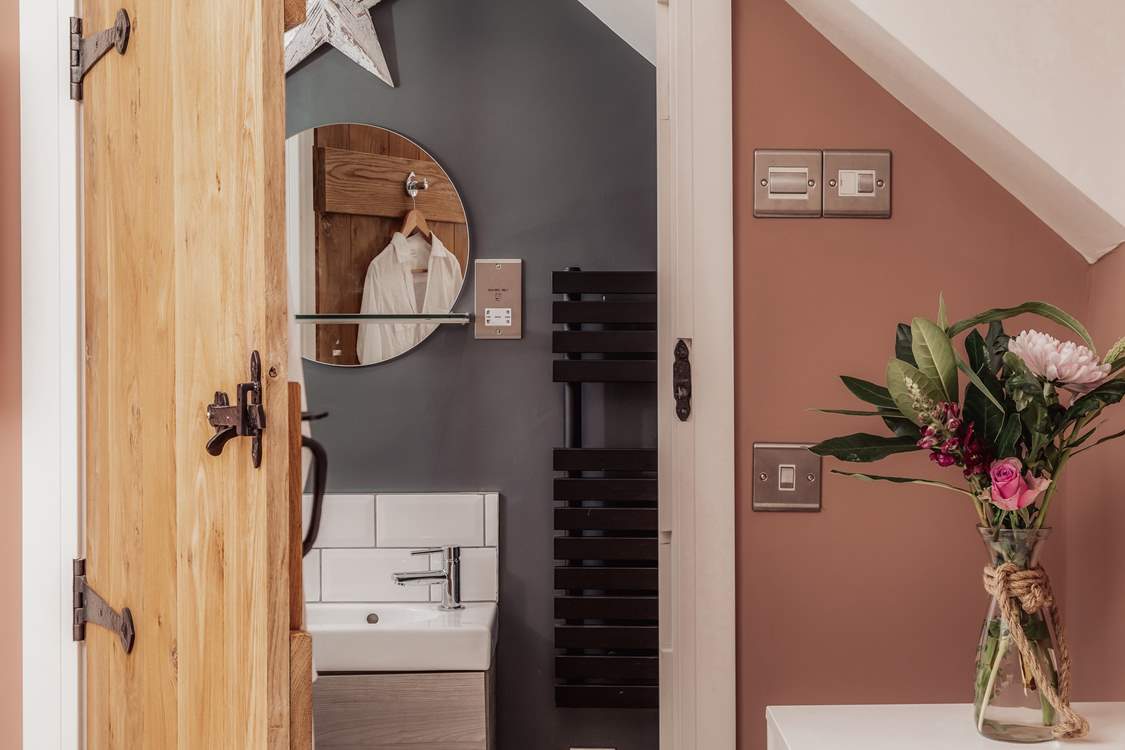 This is the little en suite.