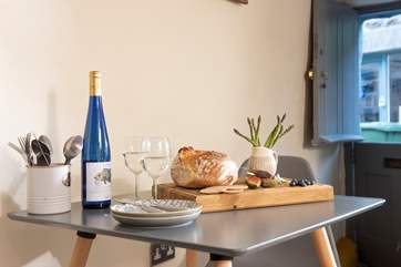 The lovely little dining-area.