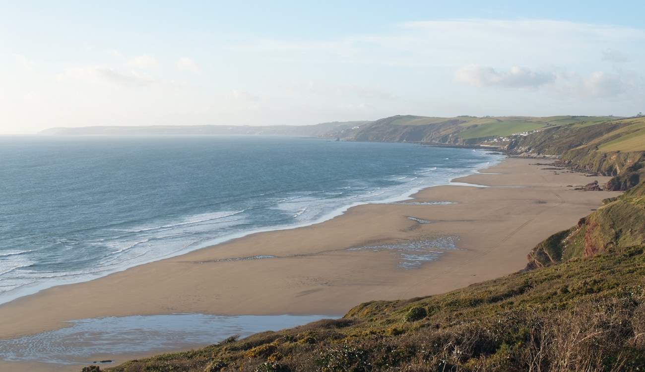 The beaches on both the north and south coast are easily accessible.