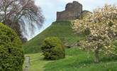 The Norman keep of Launceston Castle (English Heritage). - Thumbnail Image