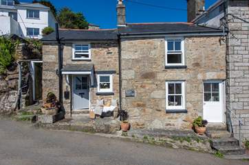 Thimble Cottage is a gorgeous cosy holiday retreat.