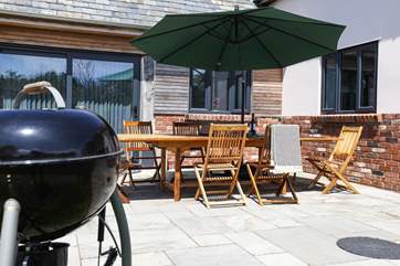Al fresco dining in the sun, it's what holidays are made of.