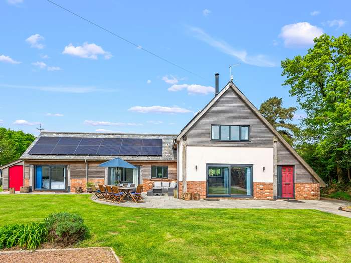 Walnut Barn, Sleeps 10 in Honiton