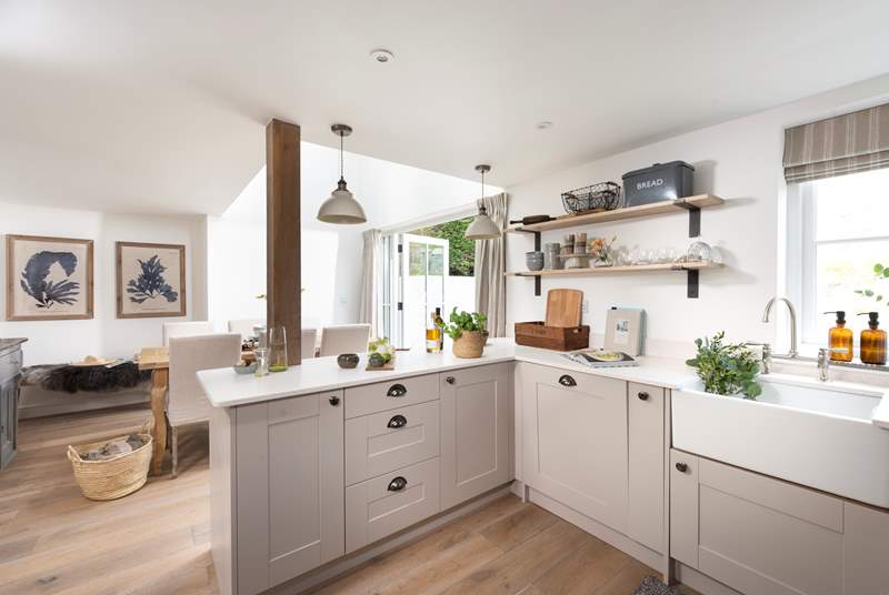 The kitchen/dining-room will be the heart of the home for your holidays at Clay Cottage