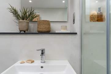 The gorgeous en suite.