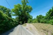 This is the driveway entrance from the road. Your holiday awaits!