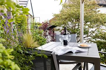 Every meal will be a pleasure in the lovely garden.